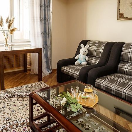 Золотой Квадрат 60 Кв2 Apartment Almaty Ngoại thất bức ảnh
