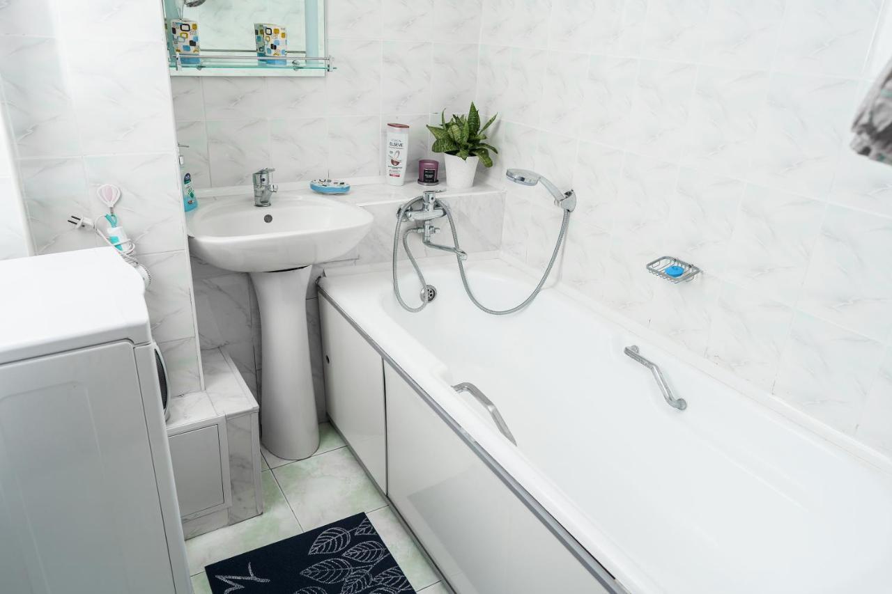 Золотой Квадрат 60 Кв2 Apartment Almaty Ngoại thất bức ảnh