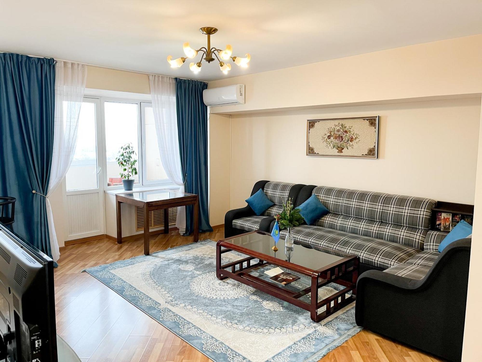 Золотой Квадрат 60 Кв2 Apartment Almaty Ngoại thất bức ảnh